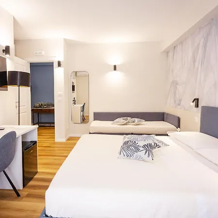 Kucuncy Luxury - Centro Storico Di - 2 Camere, 2 Bagni Hébergement de vacances *