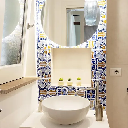 Kucuncy Luxury - Centro Storico Di - 2 Camere, 2 Bagni * Lipari (Isola Lipari)