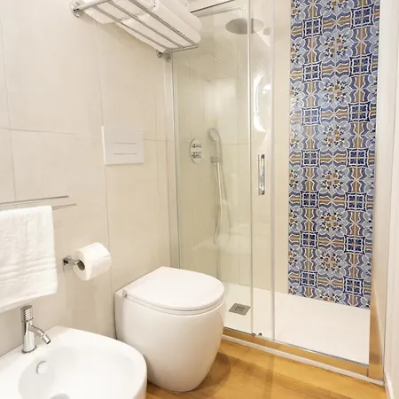 Kucuncy Luxury - Centro Storico Di - 2 Camere, 2 Bagni Hébergement de vacances *